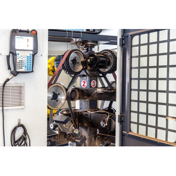 4000mm Sand Belt Robotic Grinding Cell For Metal Polishing