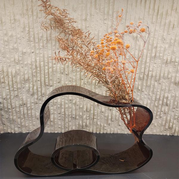 Parfum à l'oeuf vif conservé dans un récipient bien fermé frais et sec