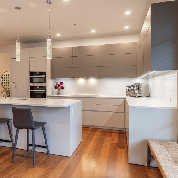 Light Grey Modern Kitchen Cabinet Dining Room Pre Made Lacquer Handless Kitchen Cabinet