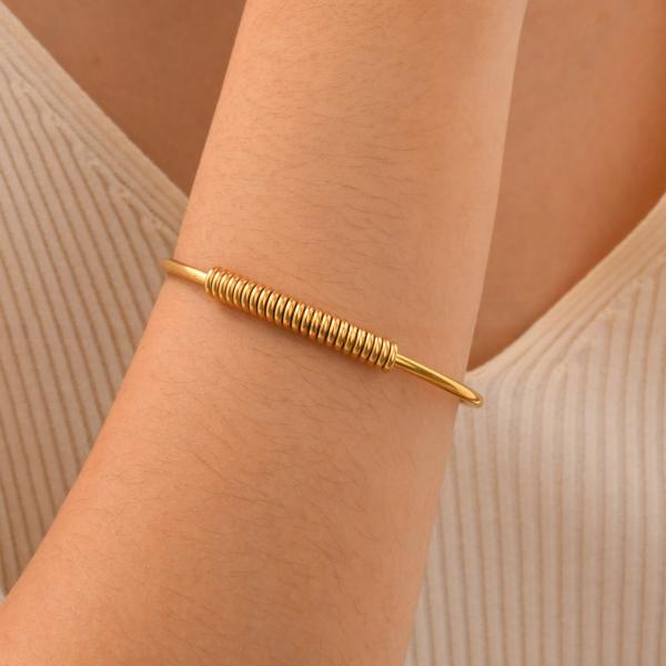 Bracelets de manchette en acier inoxydable en or pour les femmes