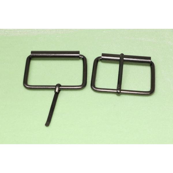 En forgeant les boutons décoratifs d'habillement bouclez 50mm x 40mm réglables