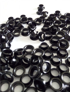 Machine automatique de pistolage pour le rivet, les oeillets et tout autre matériel