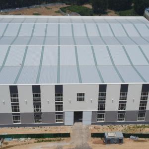省エネは鉄骨構造の建物の競技場を組立て式に作った