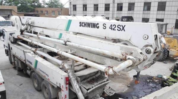 Semi-Dry Shotcrete 42m Used Concrete Pump Truck Schwing Pump 2014 Year Spare Parts