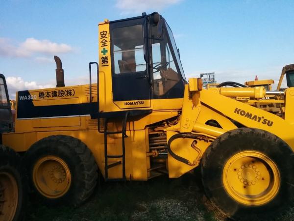 seeking for wa320-3 wa300 komatsu wheel loader second-hand payloader 2010 looking for japan loader