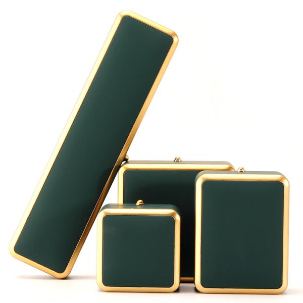 Boîte à bijoux LED verte carrée pour l'emballage de luxe de colliers et d'anneaux personnalisable