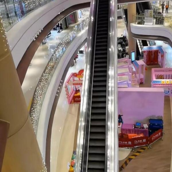 30° Smart Escalator for Indoor & Outdoor Use – Remote Monitoring with Predictive Maintenance