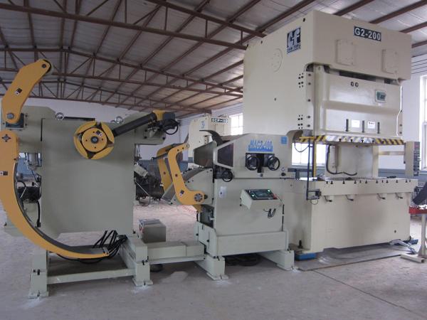 Alimentador servo do Straightener de Uncoiler da expansão do Mandrel do alimentador do NC da chapa metálica da imprensa hidráulica