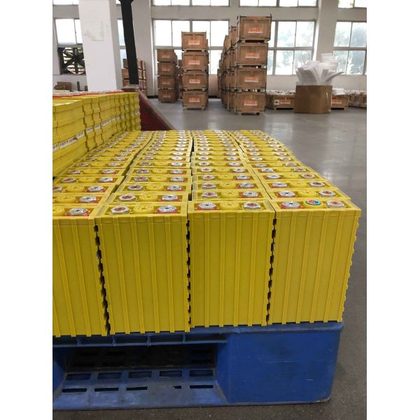 Rechargeable Thunder Sky TSWB-LYP60AHA Winston 3.2V 60AH Fast Charging Automotive Power Battery for Ev Lithium Ion Battery Pack