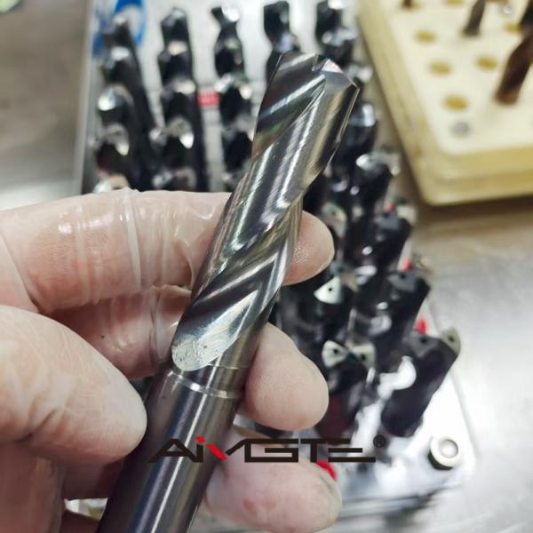 Solid Carbide Internal Coolant Drill Enhanced Chip Evacuation