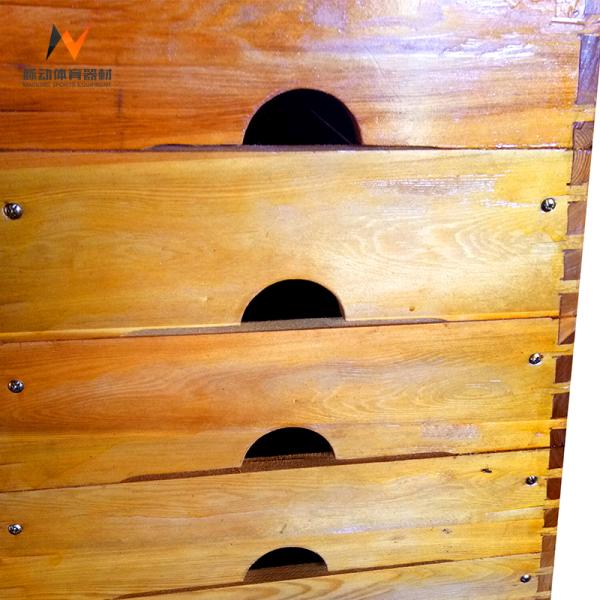 7 секций Сквозный бокс Древесное гимнастическое снаряжение Улучшить свои гимнастические результаты