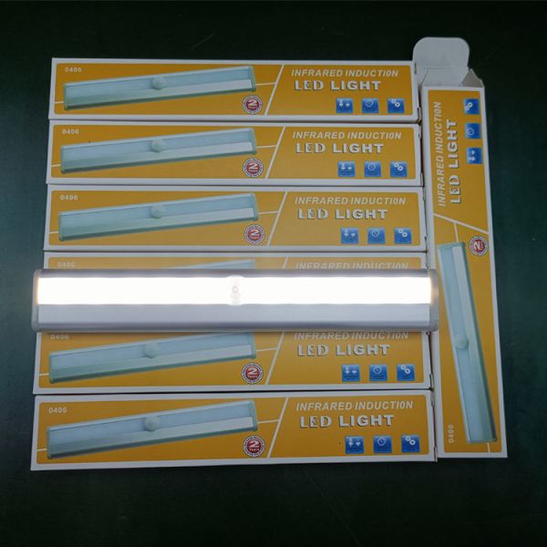 Magnetic Wireless LED Night Light PIR Motion Sensor For Closet Counter Stairway