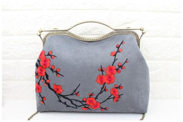 Purse retro frame and fabric Liberty Women's Noble Rose Embroidered Beaded Sequin Evening Clutch Wedding Party Purse Vin