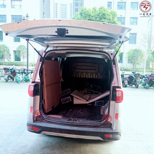 4.2m Cargo Tank Length Diesel Minivan with Manual Transmission and Euro 4 Standard