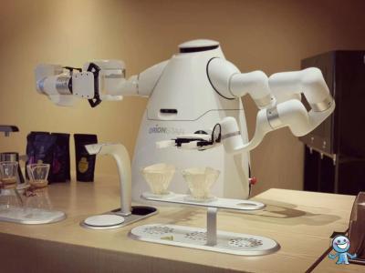 Automatic Robot Coffee Machine Artisanal AC 100V robot make pour over Coffee