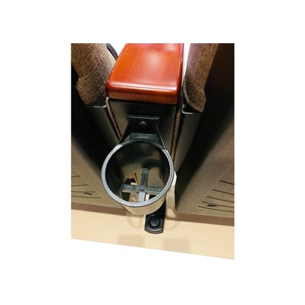 Посадочные места конференции аудитории церков с деревянной таблицей записи