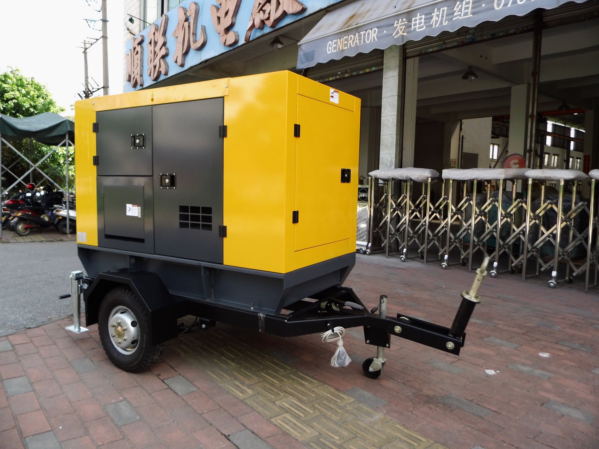 Трейлер SHX установил дизельный генератор генератора 300kva непрерывный молчаливый резервный