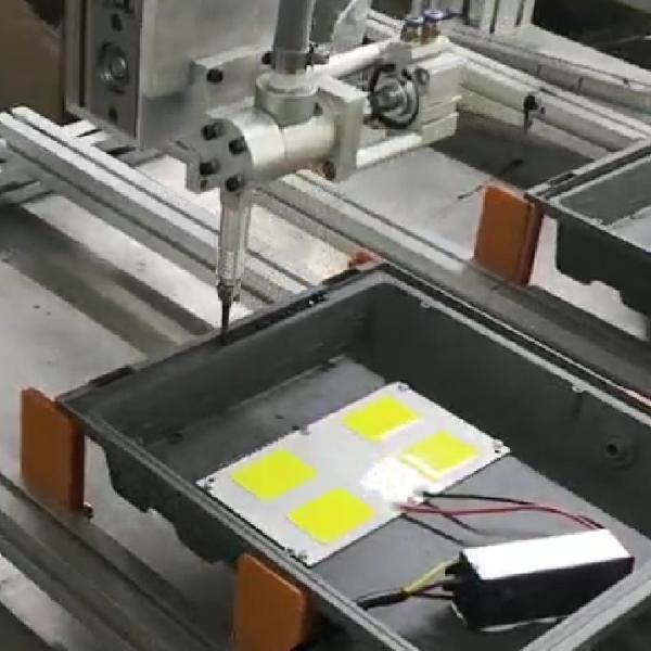 User Friendly 3 Axis Dispensing Robot 700*650*1200mm Industrial Glue Dispensers Scalability