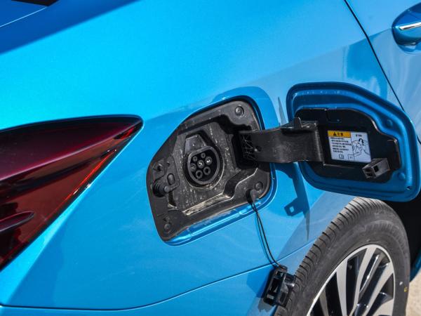 2021/2022 Toyota Corolla 1.8L PHEV Hybrid 4door 5seat Sedan Energy Advanced Technology