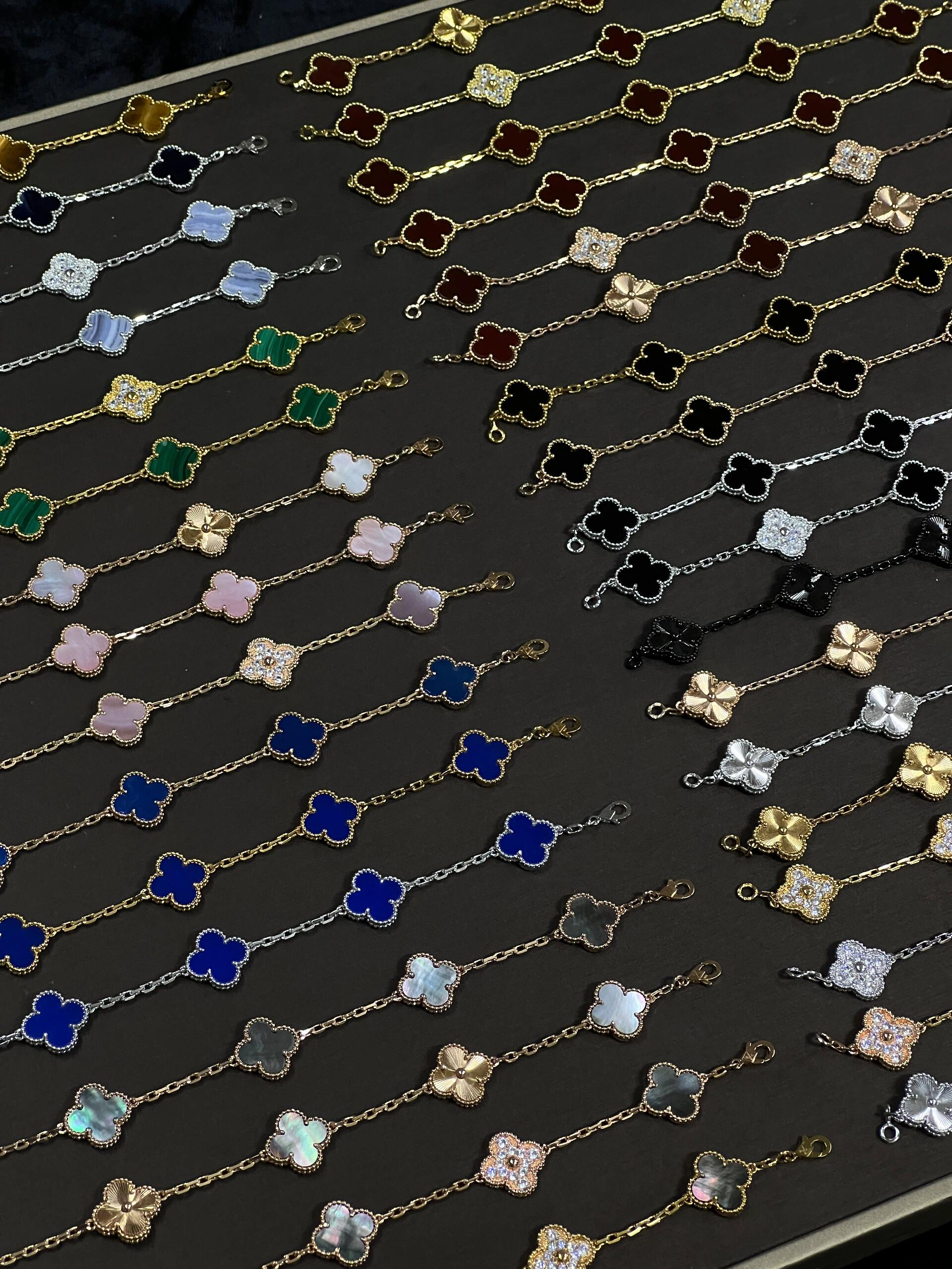 VAN PerleE Sweet Clovers Bracelet 18k Solid Gold Agate Bangle Bracelet