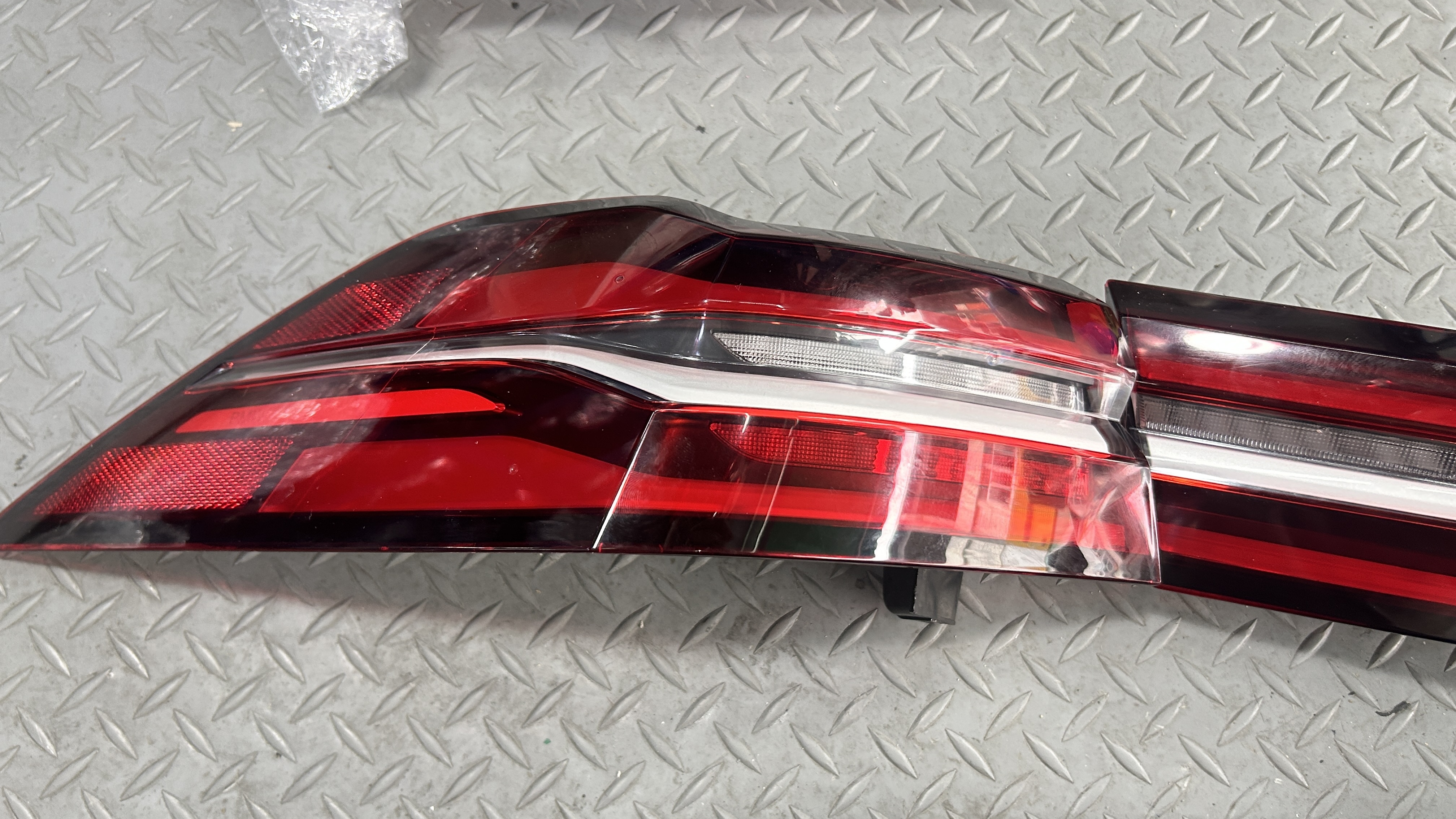 Genuine Used BMW 5 Series G60/G68 Rear Tail Light Assembly Set of 4 (Left Outer + Left Inner + Right Outer + Right Inner)