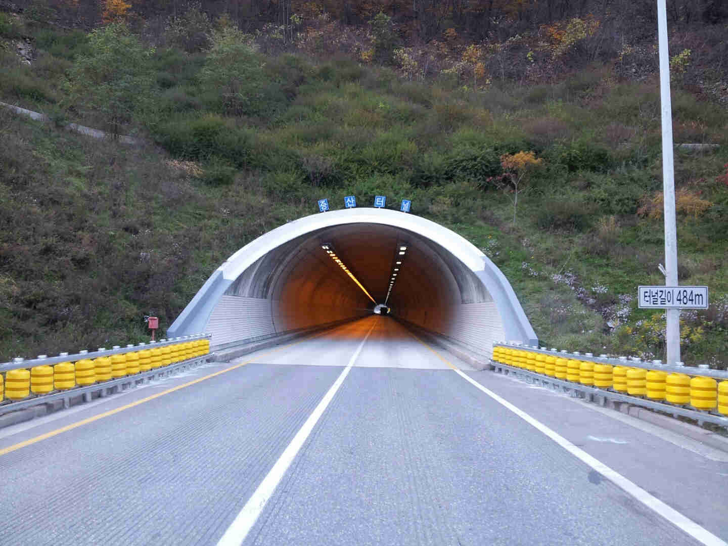 Anti Corrosion Highway Safety Guardrail Roll Forming Machine