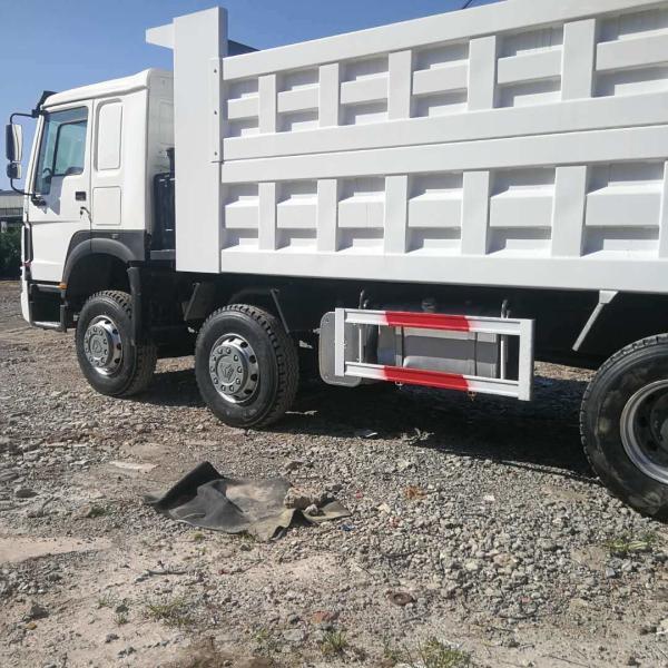                  Sinotruk HOWO 8X4 10-Wheel Heavy Duty 30 Tons Tipper Dump Truck for Stone and Sand             