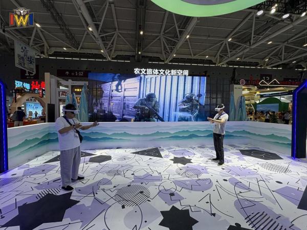 Jeu VR spatial en arène XR basé sur la localisation avec effets spéciaux