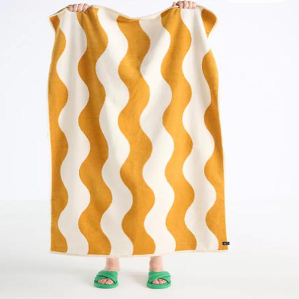 GOTS-Certified Organic Cotton Beach Towel – Yarn-Dyed and Biodegradable for Eco-Friendly Travel and Pool Use