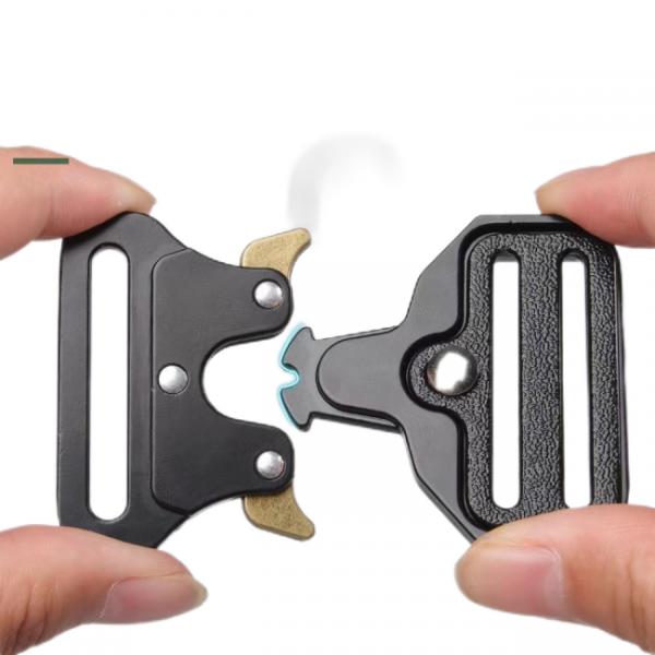 Colarão tático durável e confortável para cães grandes - ajustável, respirável e refletor para máxima segurança