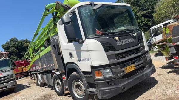 Camión bomba de hormigón Zoomlion 63m 2020 con chasis Scania