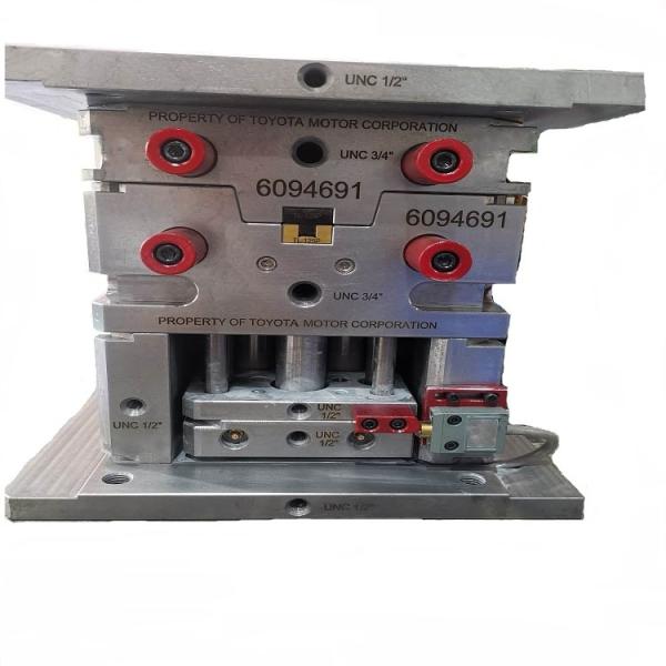 Automotive Plastic Injection Auto Parts Mold , Custom Multiple Cavity Mould