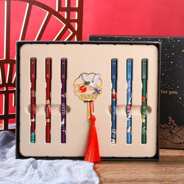 Chinese Style Colorful Signature Pen Set Plastic Gel Pen With Folding Fan Bookmark