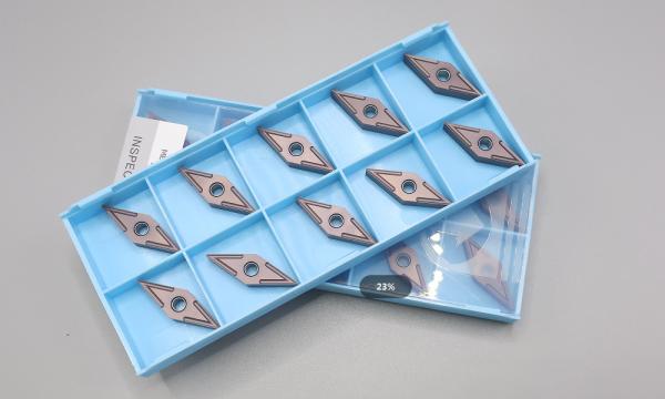 Insert de tournage de carbure externe indexable VNMG160404 Insert pour couper une barre de perçage en acier inoxydable