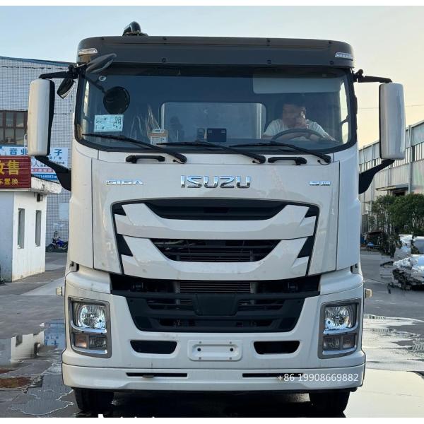 Camion d'aspiration d'eaux usées ISUZU 4x2 conducteur 10000L avec pompe à vide pour l'aspiration des eaux usées, camion-citerne de vidange à vide