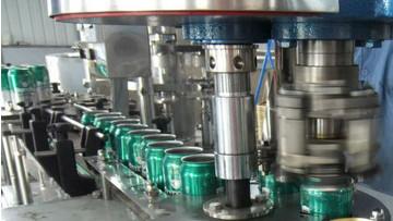 SUS304 Aluminum Can Filling Machine 500ml Carbonated Soft Drink Filling Machine