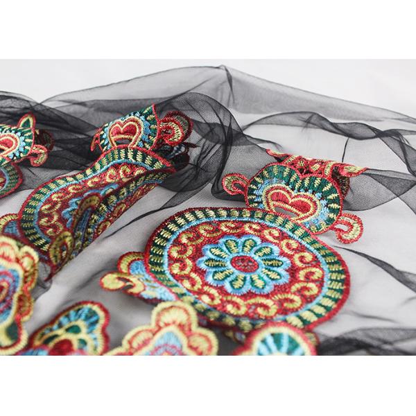 47 медленно двигает ткань шнурка платьев Мулти покрашенная, полиэстер вышитая флористическая ткань Тюль