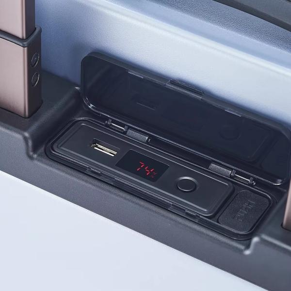 Logotipo personalizado Equipaje de coche de paseo moderno inteligente sigue automáticamente al viajero control remoto PC maleta portátil cerradura de marco de aluminio