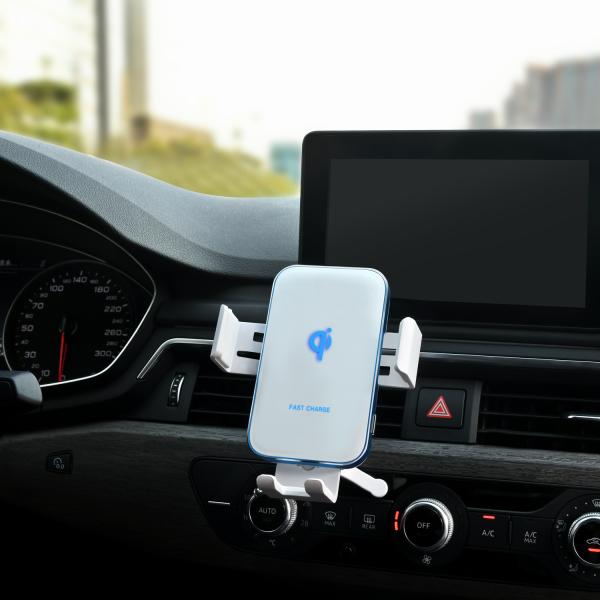 Auto Clamping Qi fast charger 10W Car Charger Mount Holder
