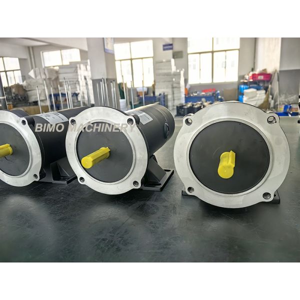 China Brush DC Motor 1/2 Hp  1800 RPM 24VDC, 56C TEFC PMDC motor with Foot