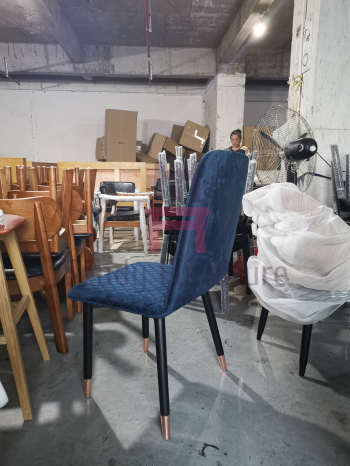 Firm Structure Solid Wood Restaurant Chair Rhombus Pattern Velvet With Armerest