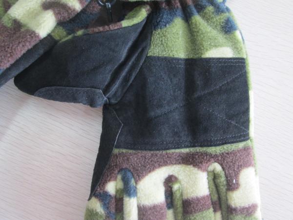 Full Five Fingers Fleece Gloves--Thinsulate Lining--Disruptive Coloration Gloves--Mens' Glove--Winter/Outside Gloves