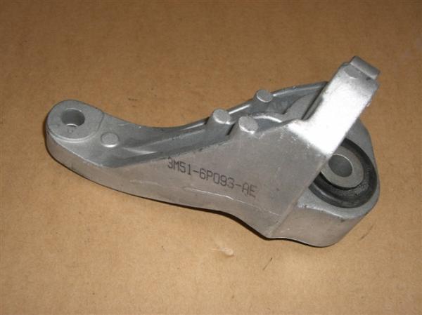 3M51-6P093-AE Rear Transmission Mount , Lower Transmission Mount Cast Aluminium