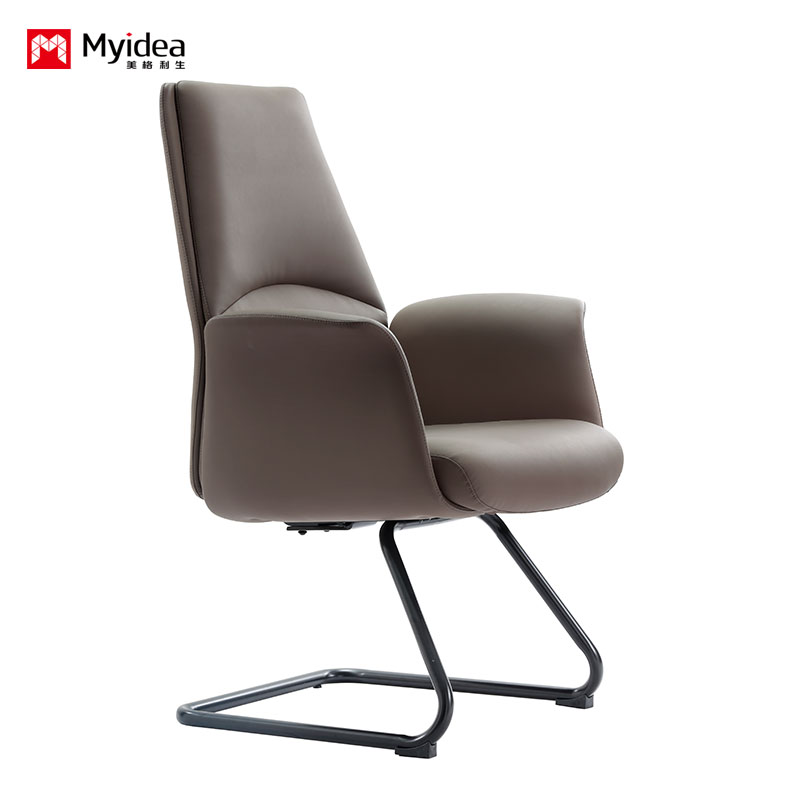 Ergonomic Leather Manager Chair – Smooth Touch, Sturdy Build, with Lift & Recline Controls