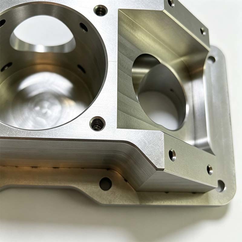 Custom 5-Axis CNC Milled 6061-T6 Aluminum Housing Enclosure with Multi-Cavity Structure