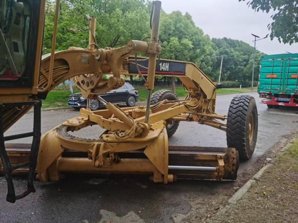 Original Color Used Caterpillar 14H Motor Grader In Excellent Condition