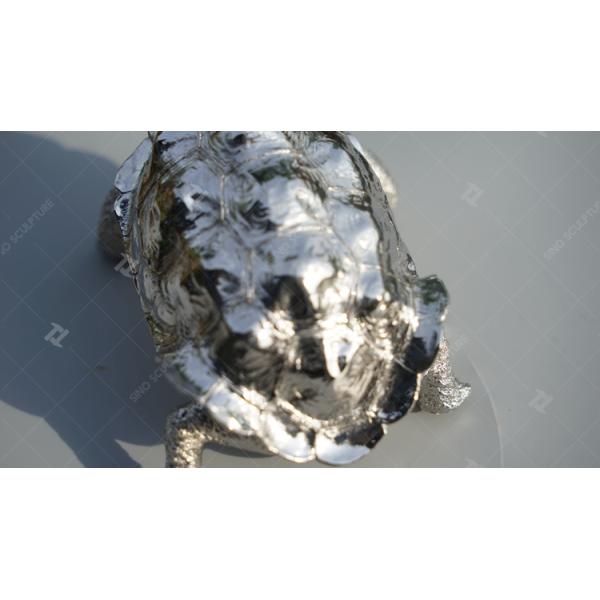 Escultura de tortuga arrastrada de acero inoxidable fundido y pulido para decoración del hogar