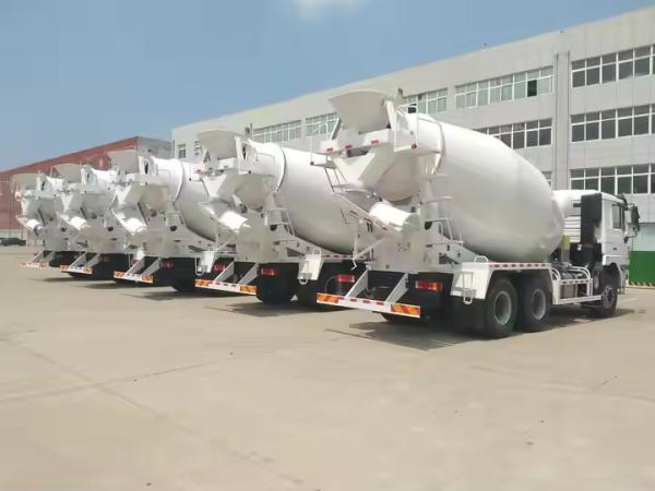 Used HOWO 6x4 Driving Wheel Capacity 6/8/10/12 /16cbms Concrete Batching Plant Mixer Tank Truck