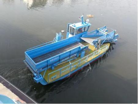 75 kW Automatic Cleaning Boat for Efficient Water Garbage Collection