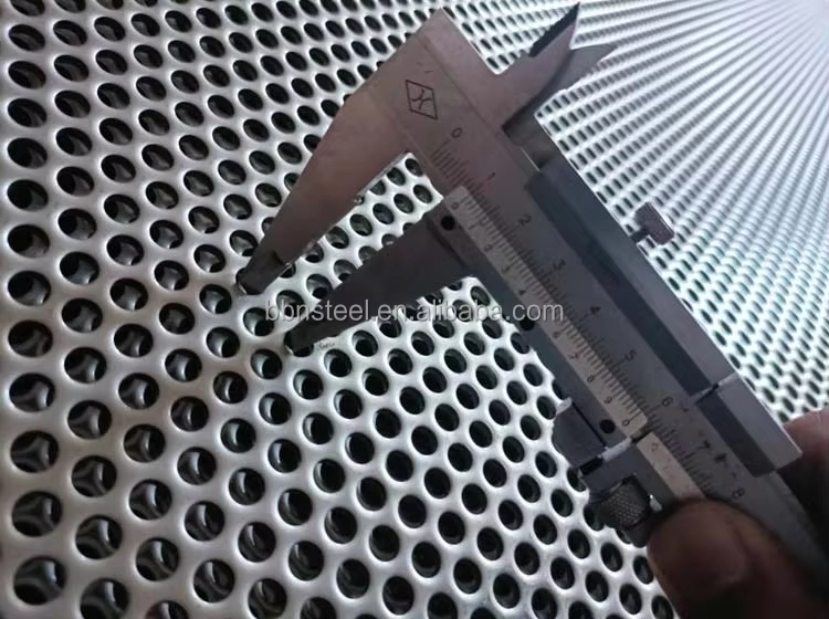 Stainless Steel Coated Water Resistant Perforated Metal Sheet with Customized Hole Pattern for Roofing and Facade Cladding